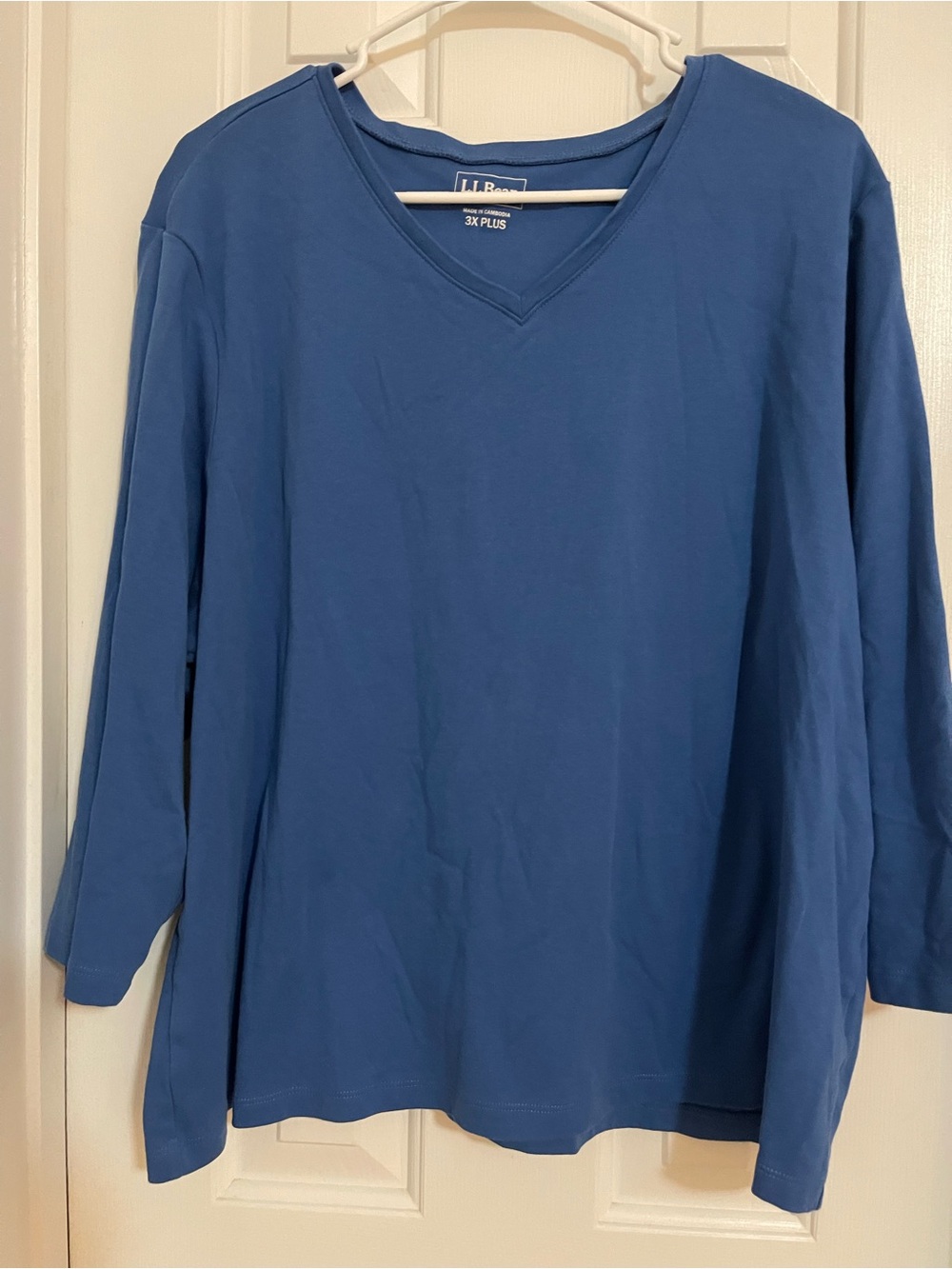 L.L. Bean Women's V-Neck Long Sleeve Tee in Blue